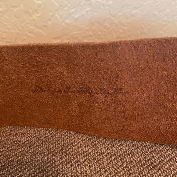 Women’s 2 1/2 inch wide leather Belt - Picture 5 of 6